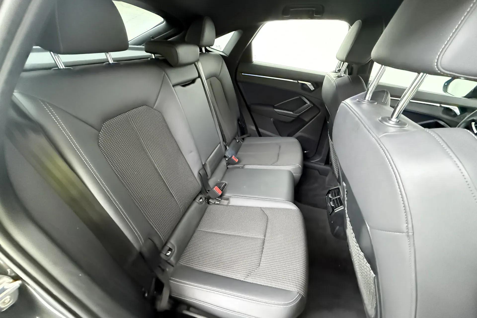 Audi Q3 Rennes vue 5 Audi Q3 en leasing sans apport à Rennes — vue 5