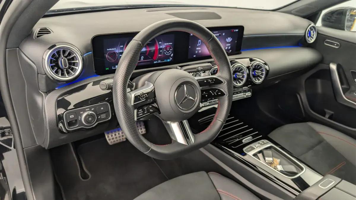 Mercedes-Benz Classe A Rennes vue 4 Mercedes-Benz Classe A en leasing sans apport à Rennes — vue 4