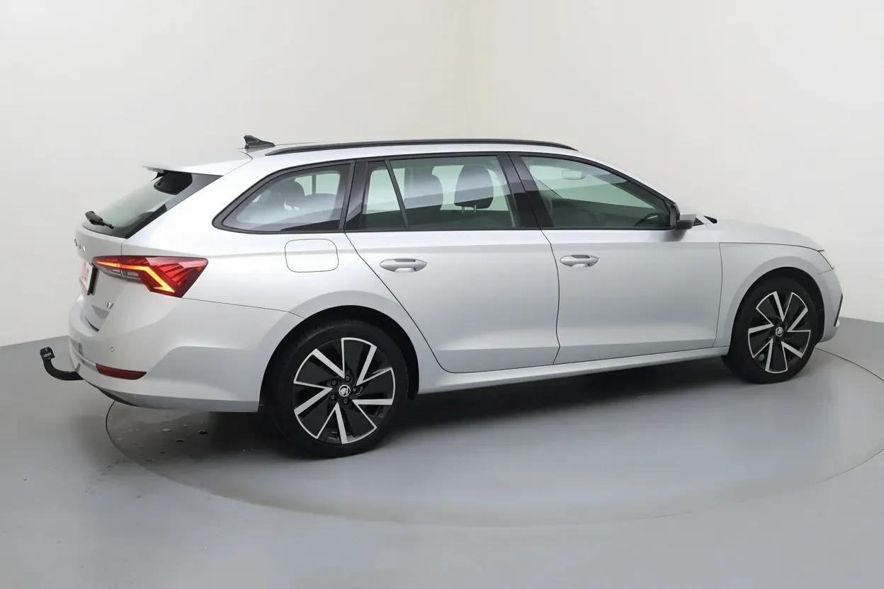 Skoda Octavia Combi Rennes vue 3 Skoda Octavia Combi en leasing sans apport à Rennes — vue 3