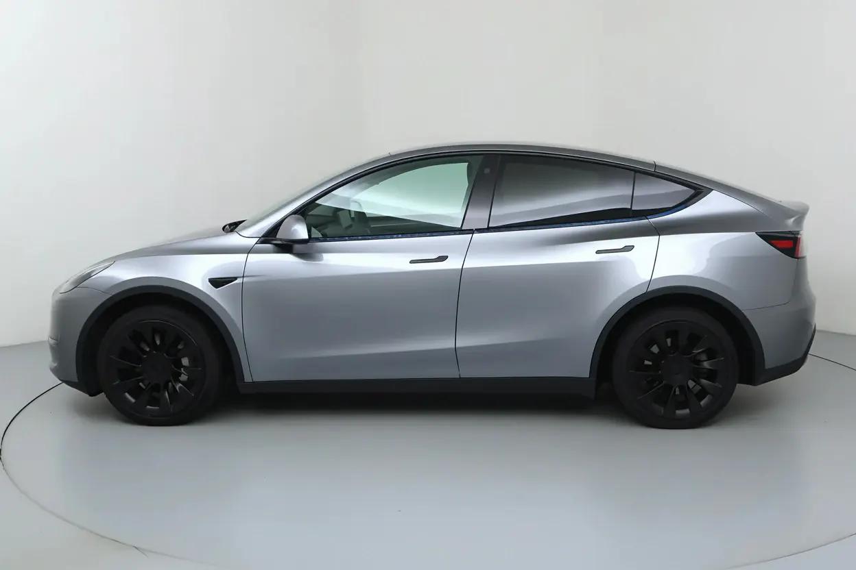 Tesla Model Y Rennes vue 2 Tesla Model Y en leasing sans apport à Rennes — vue 2
